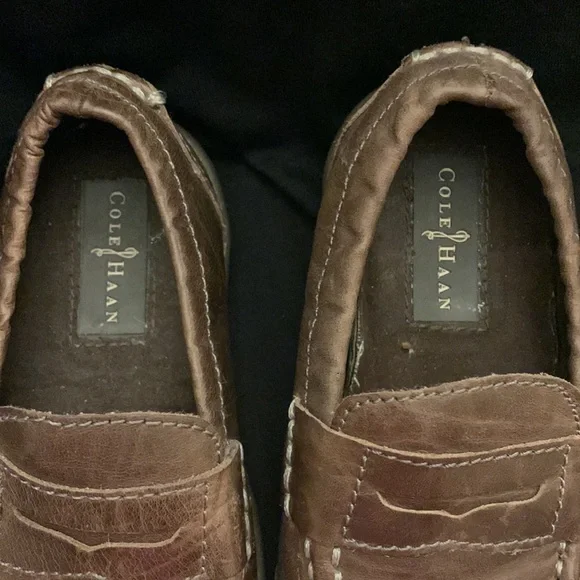 Cole Hann Casual Shoes for Boys - Picture 2 of 6